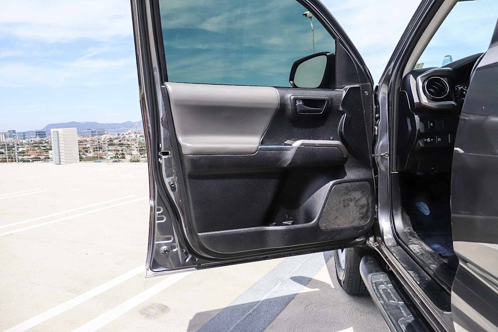 Thumbnail: 2021 Toyota Tacoma - 25