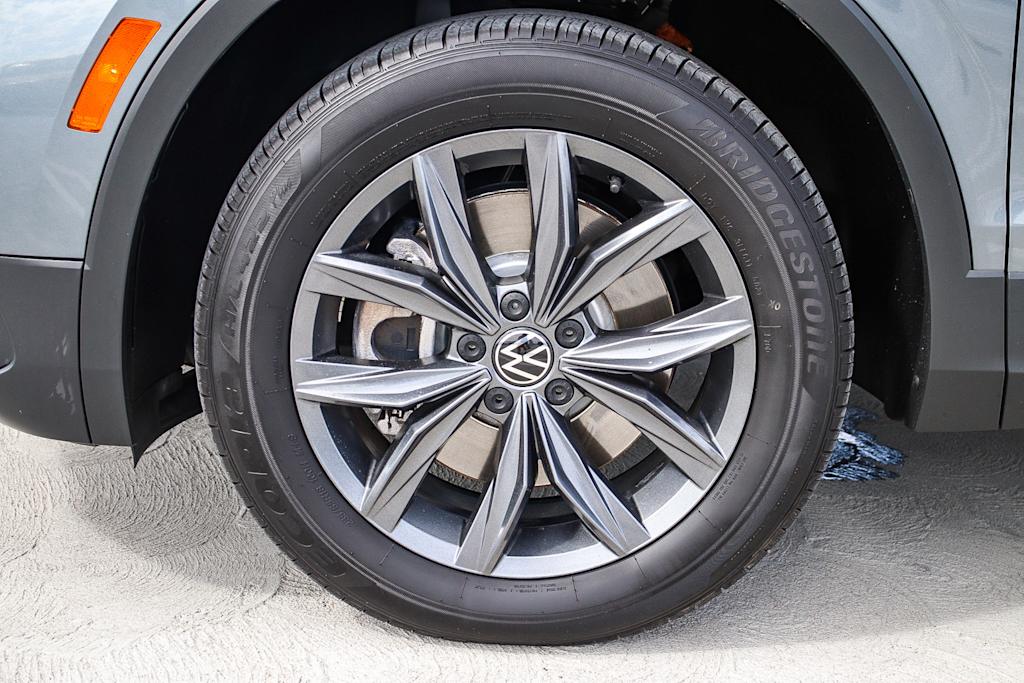 Thumbnail: 2022 Volkswagen Tiguan - 22
