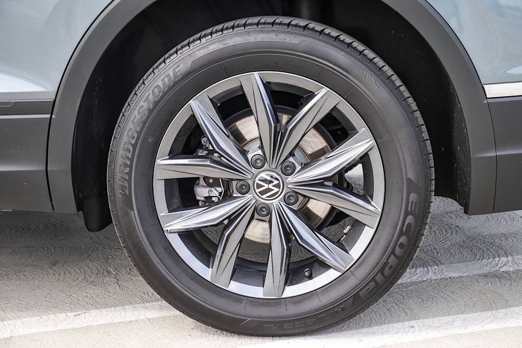 Thumbnail: 2022 Volkswagen Tiguan - 6