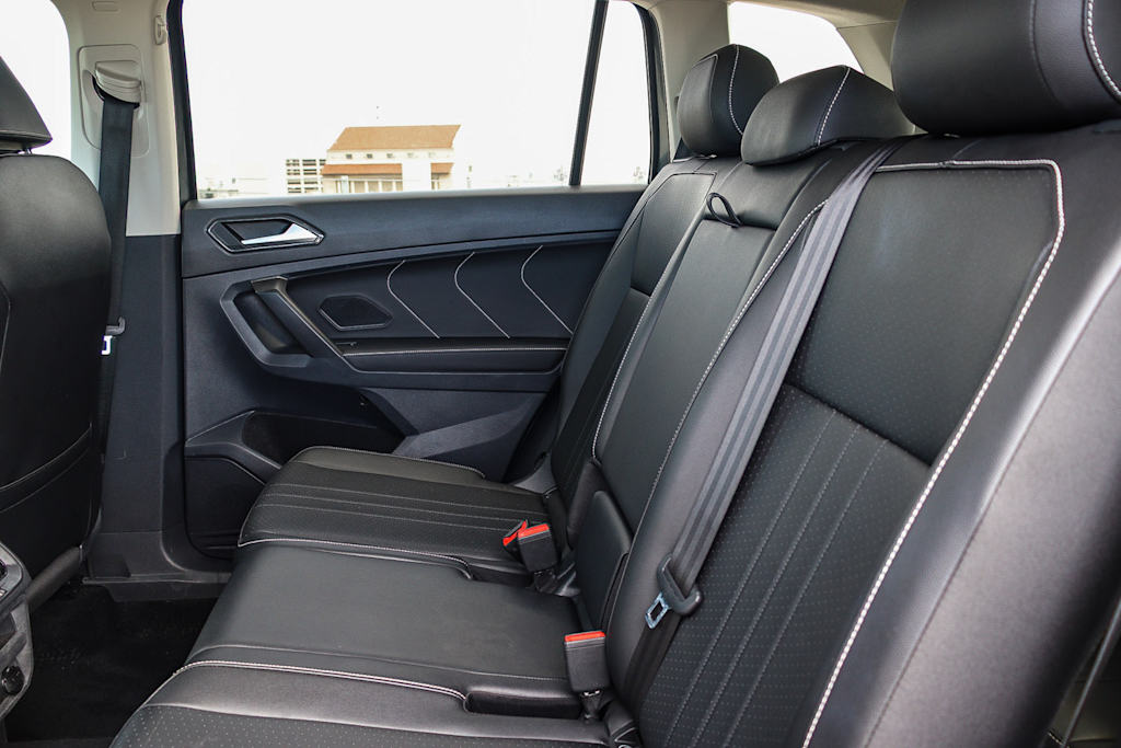 Thumbnail: 2022 Volkswagen Tiguan - 11