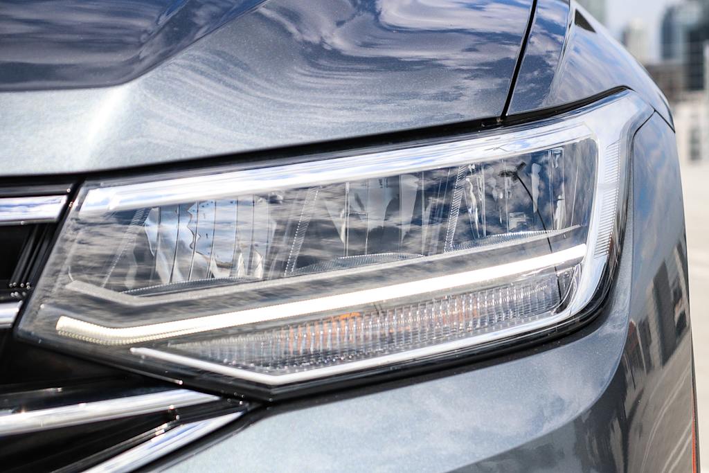 Thumbnail: 2022 Volkswagen Tiguan - 18