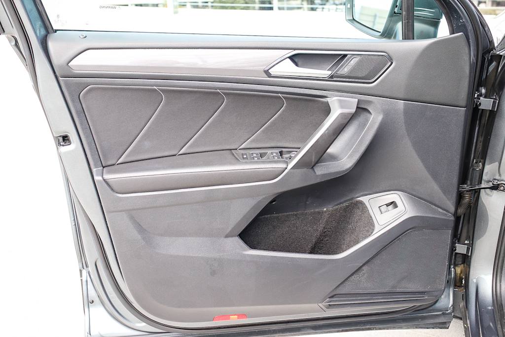 Thumbnail: 2022 Volkswagen Tiguan - 24