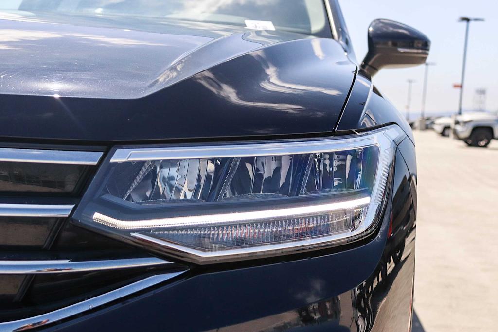 Thumbnail: 2022 Volkswagen Tiguan - 18