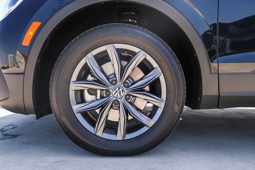 Thumbnail: 2022 Volkswagen Tiguan - 20