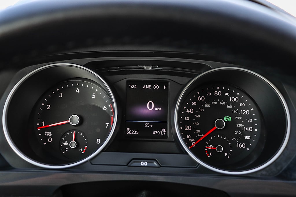 Thumbnail: 2018 Volkswagen Tiguan - 16