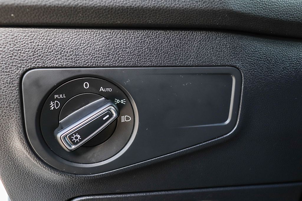 Thumbnail: 2018 Volkswagen Tiguan - 26