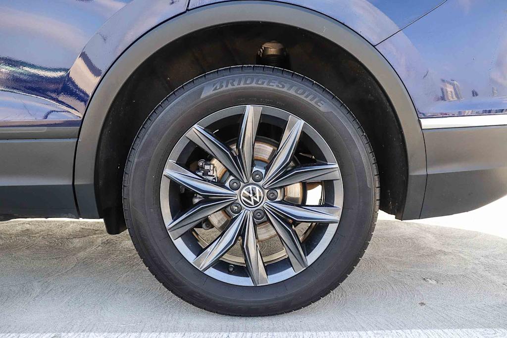 Thumbnail: 2023 Volkswagen Tiguan - 7