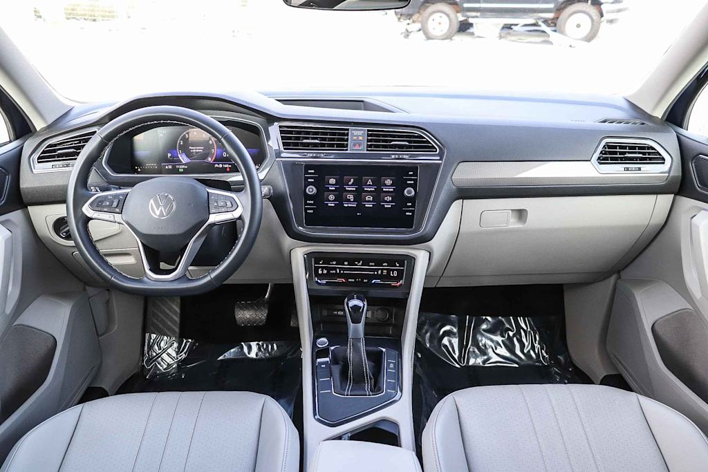Thumbnail: 2023 Volkswagen Tiguan - 2
