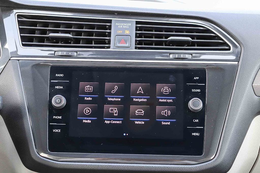 Thumbnail: 2023 Volkswagen Tiguan - 23