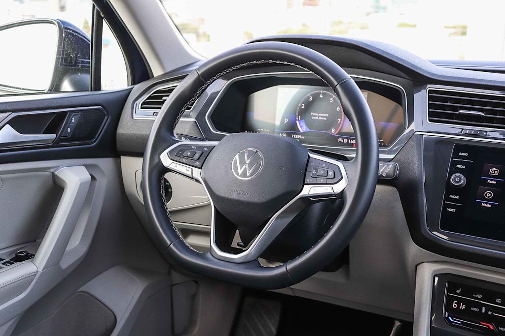 Thumbnail: 2023 Volkswagen Tiguan - 9