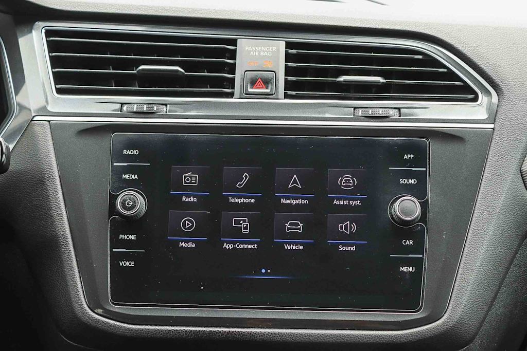 Thumbnail: 2022 Volkswagen Tiguan - 21