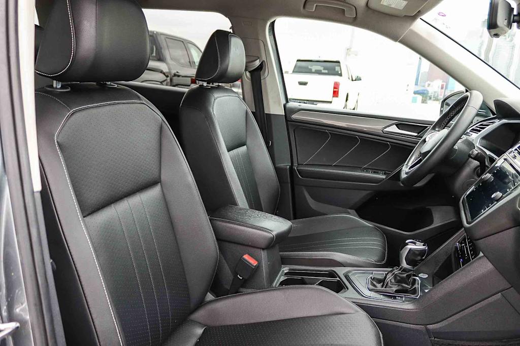 Thumbnail: 2022 Volkswagen Tiguan - 10
