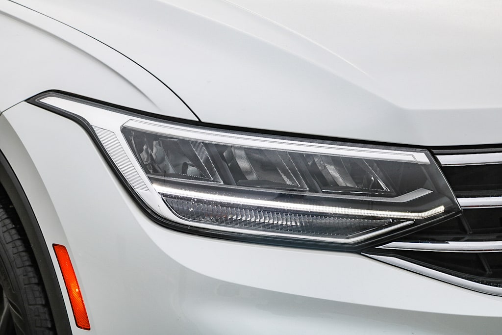2023 Volkswagen Tiguan SE 19