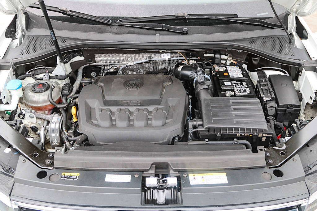2023 Volkswagen Tiguan SE 8