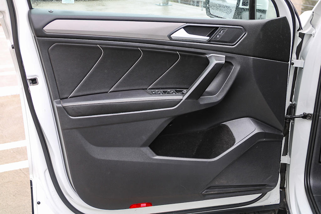 2023 Volkswagen Tiguan SE 26