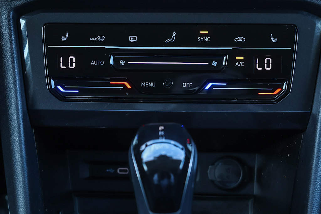 Thumbnail: 2022 Volkswagen Tiguan - 22