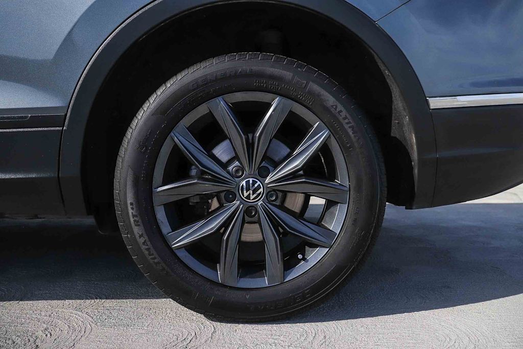 Thumbnail: 2022 Volkswagen Tiguan - 7