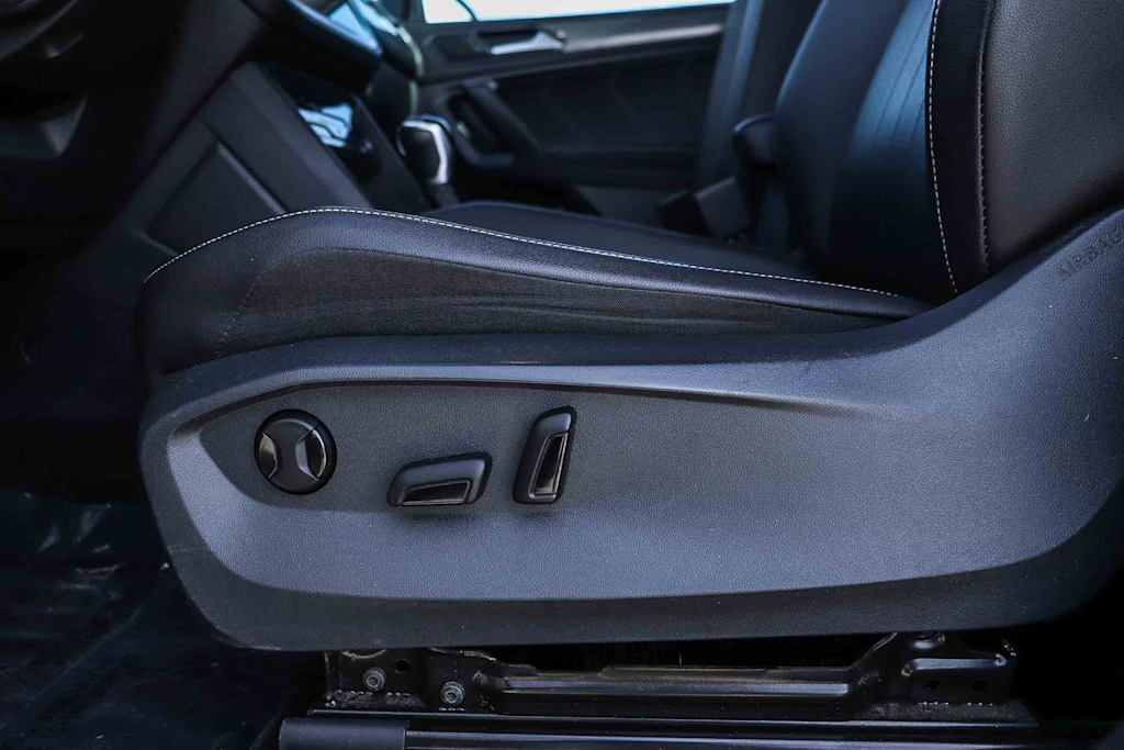 Thumbnail: 2022 Volkswagen Tiguan - 25