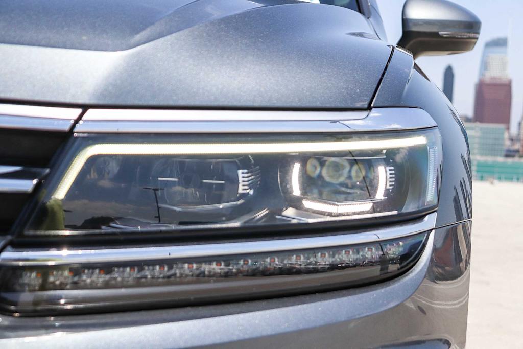 Thumbnail: 2018 Volkswagen Tiguan - 19