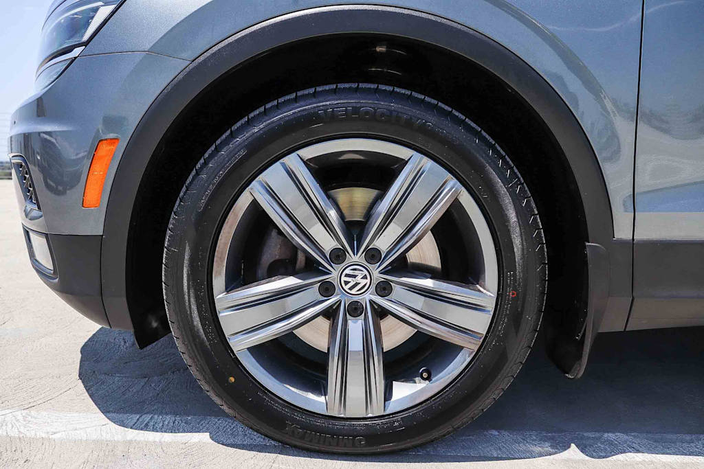 Thumbnail: 2018 Volkswagen Tiguan - 21