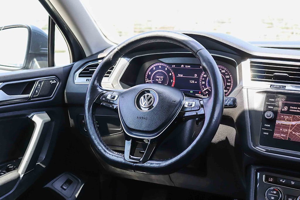 Thumbnail: 2018 Volkswagen Tiguan - 9