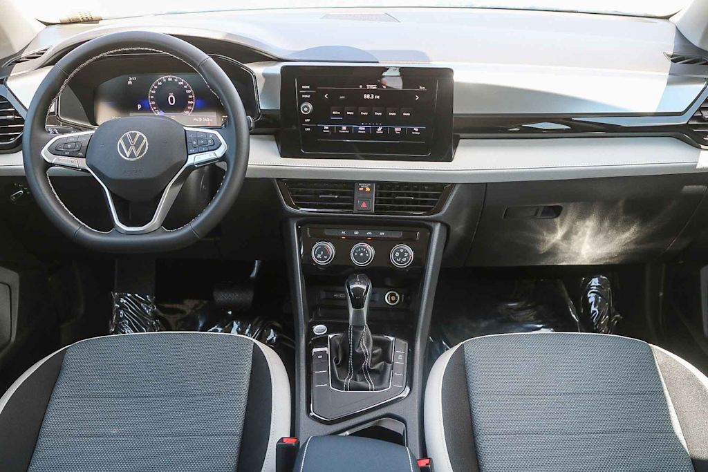Thumbnail: 2025 Volkswagen Taos - 2