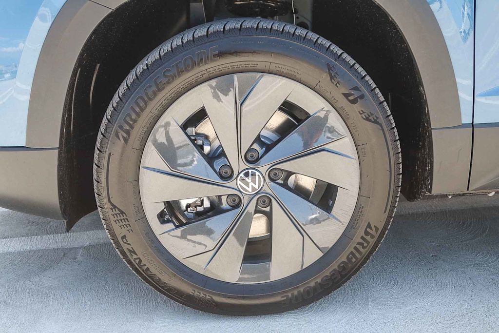 Thumbnail: 2025 Volkswagen Taos - 23
