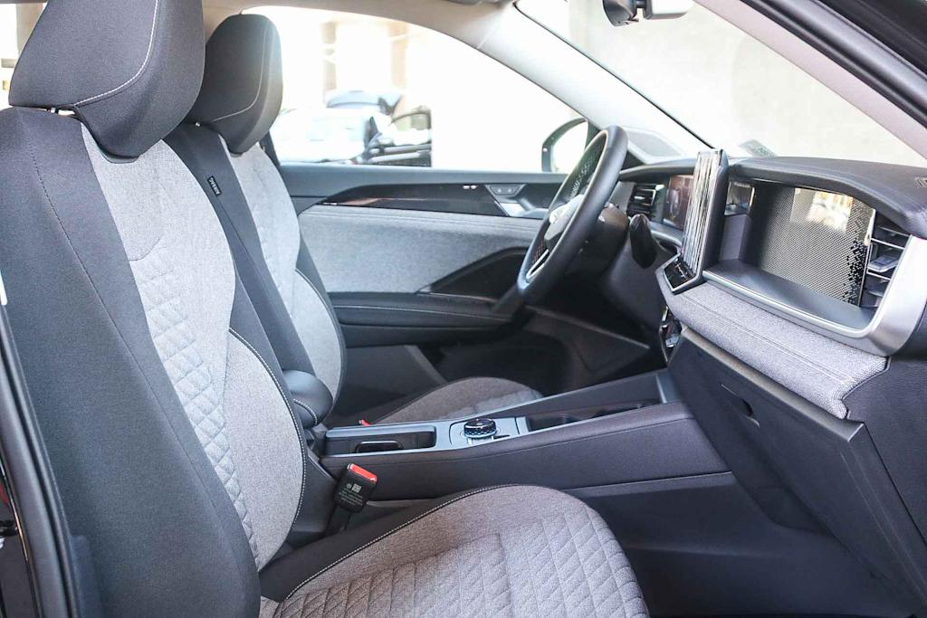 Thumbnail: 2025 Volkswagen Tiguan - 10