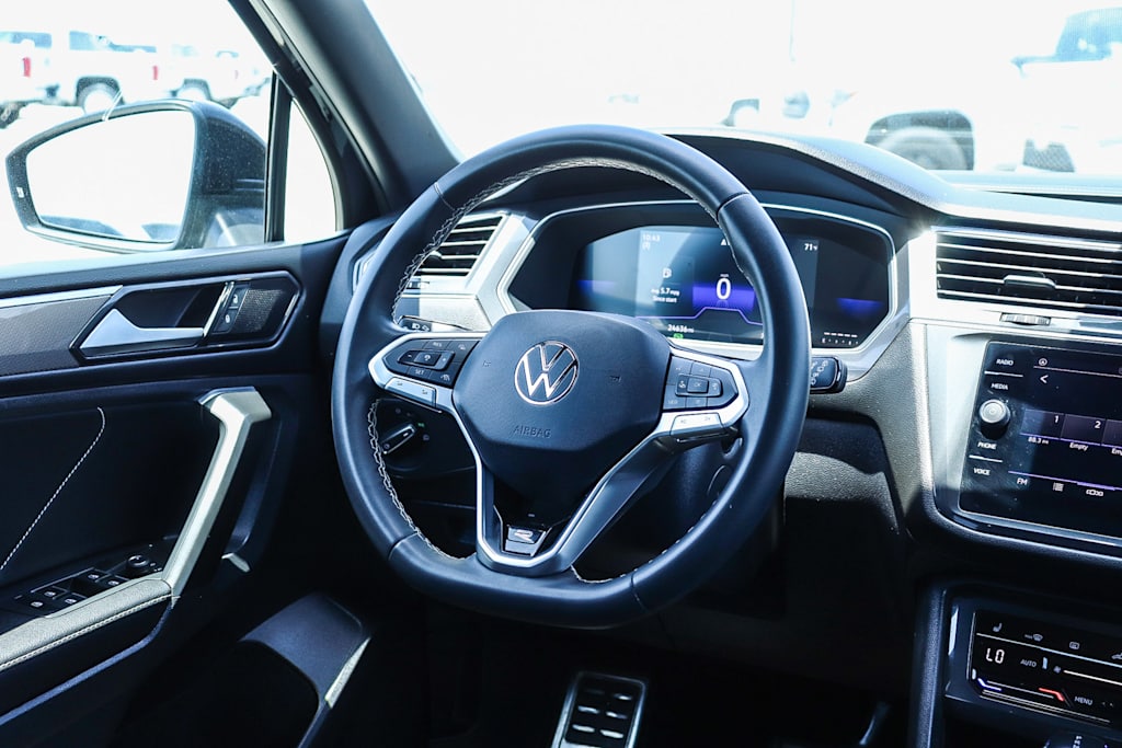 Thumbnail: 2023 Volkswagen Tiguan - 8