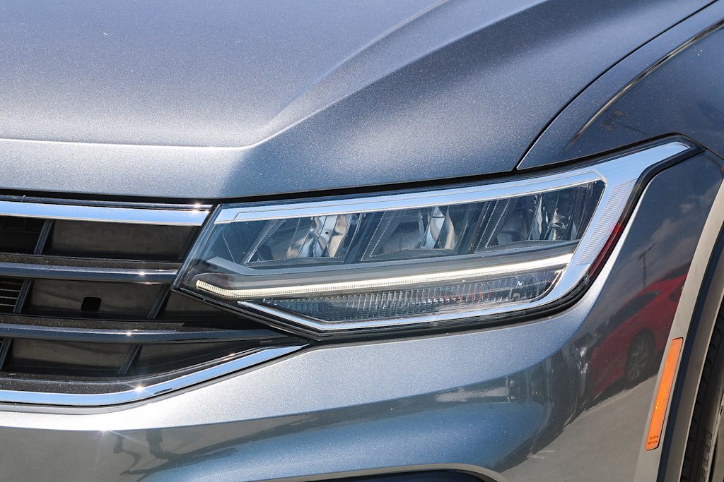 Thumbnail: 2023 Volkswagen Tiguan - 17