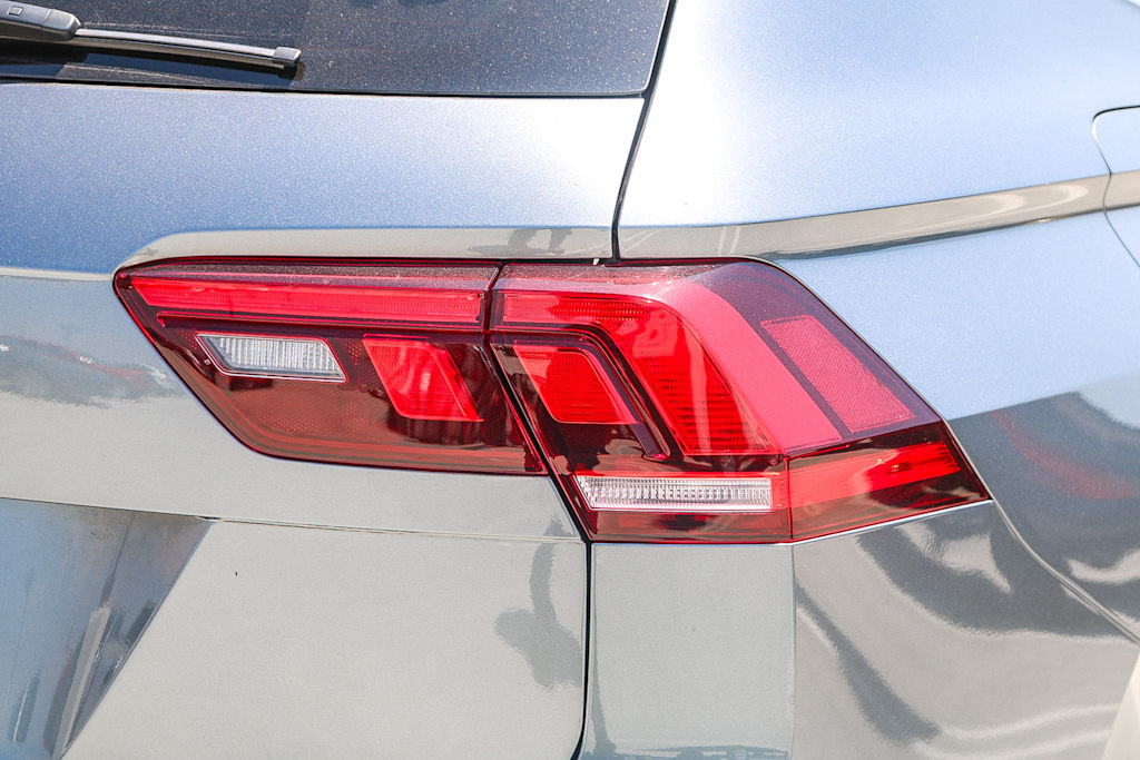 Thumbnail: 2023 Volkswagen Tiguan - 21