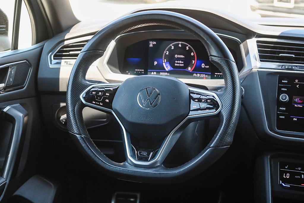 Thumbnail: 2023 Volkswagen Tiguan - 9