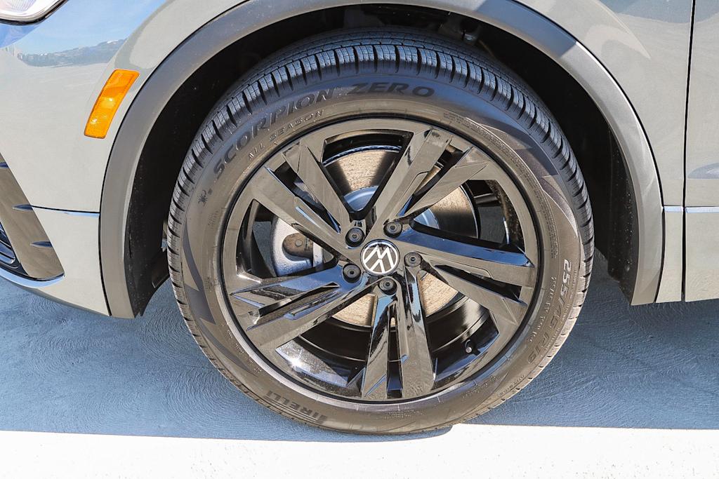 2024 Volkswagen Tiguan SE R-Line Black 19