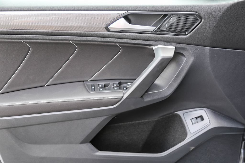 2024 Volkswagen Tiguan SE R-Line Black 24