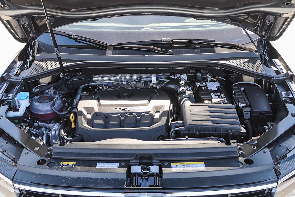 2024 Volkswagen Tiguan SE R-Line Black 6