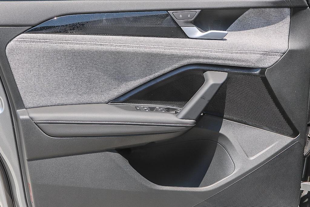 Thumbnail: 2025 Volkswagen Tiguan - 25