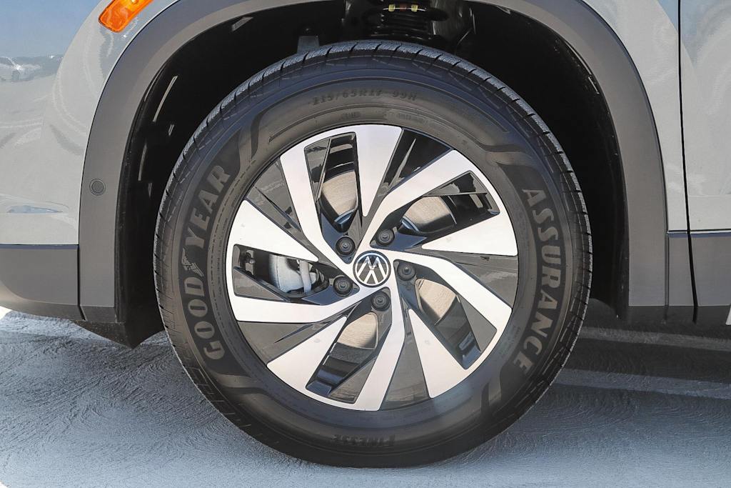 Thumbnail: 2025 Volkswagen Tiguan - 21