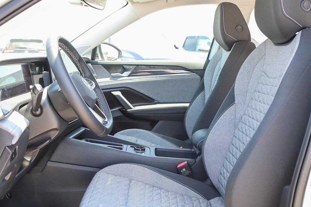 Thumbnail: 2025 Volkswagen Tiguan - 11