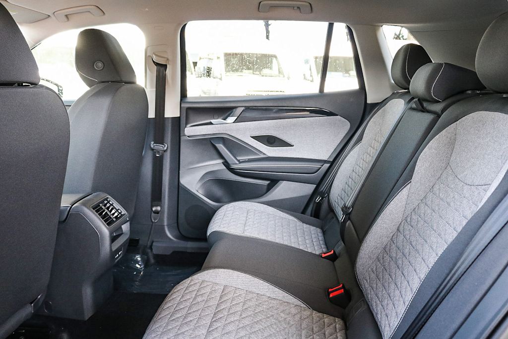 Thumbnail: 2025 Volkswagen Tiguan - 12