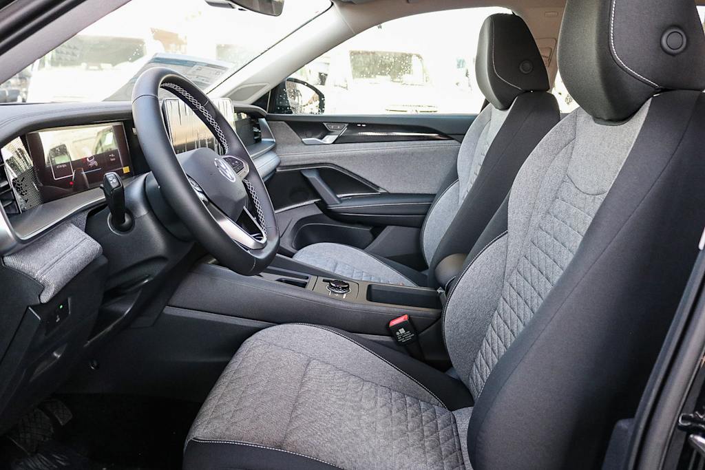 Thumbnail: 2025 Volkswagen Tiguan - 11