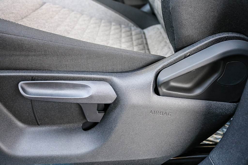 Thumbnail: 2025 Volkswagen Tiguan - 23