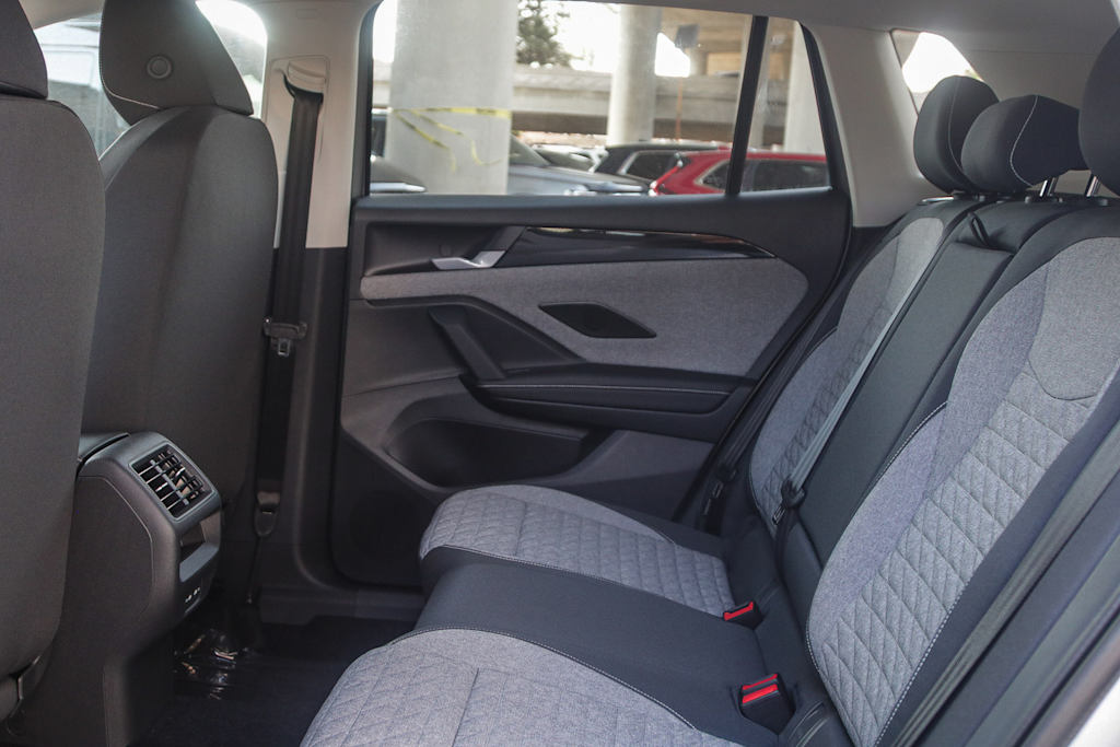 Thumbnail: 2025 Volkswagen Tiguan - 12