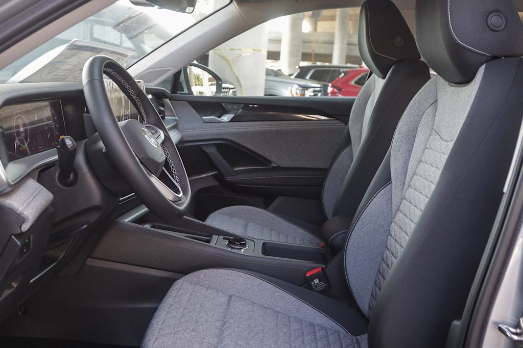 Thumbnail: 2025 Volkswagen Tiguan - 11