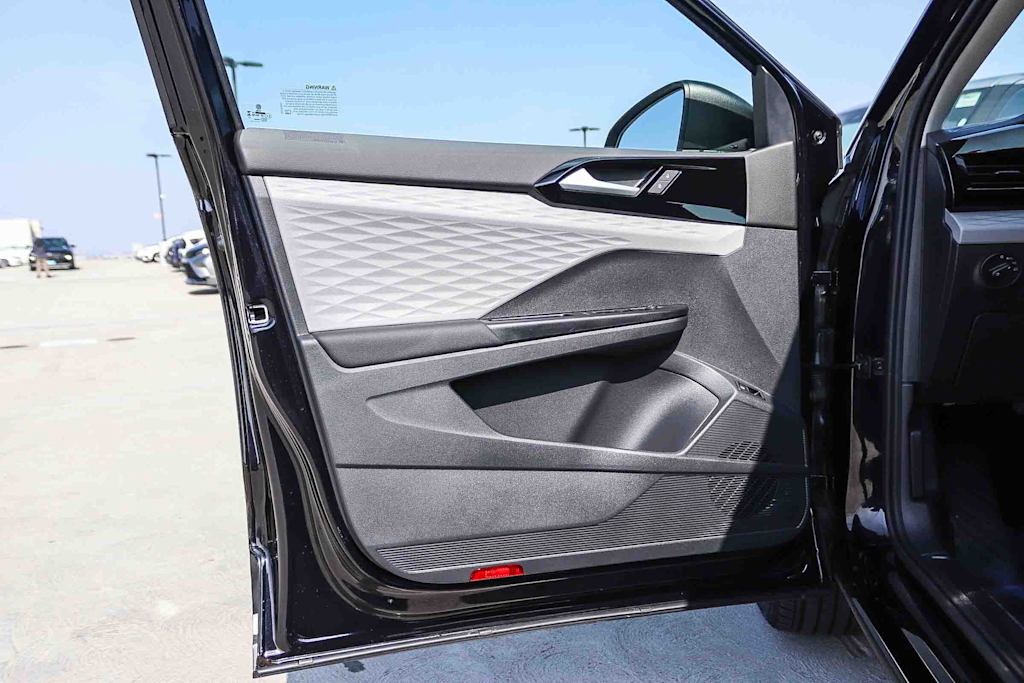 Thumbnail: 2023 Volkswagen Taos - 24