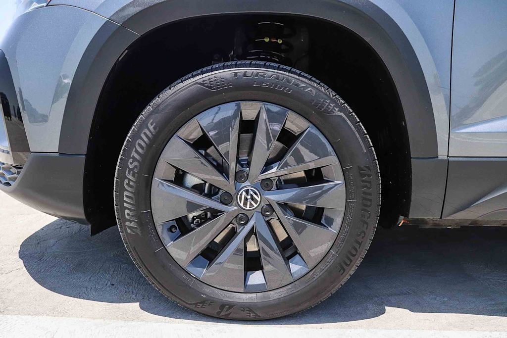 Thumbnail: 2022 Volkswagen Taos - 21