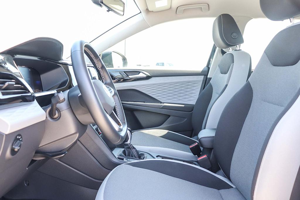 Thumbnail: 2022 Volkswagen Taos - 9