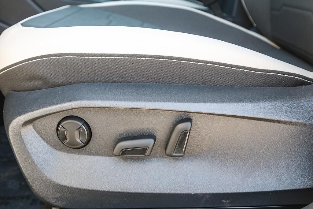 Thumbnail: 2025 Volkswagen Taos - 25