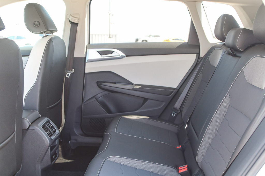 Thumbnail: 2025 Volkswagen Taos - 12