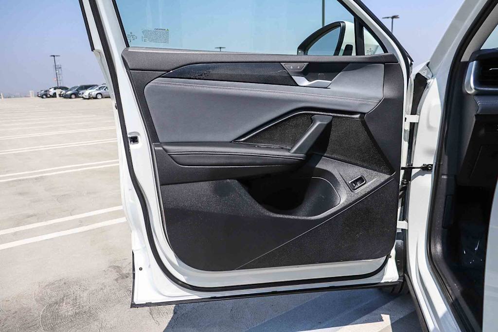 Thumbnail: 2025 Volkswagen Tiguan - 25