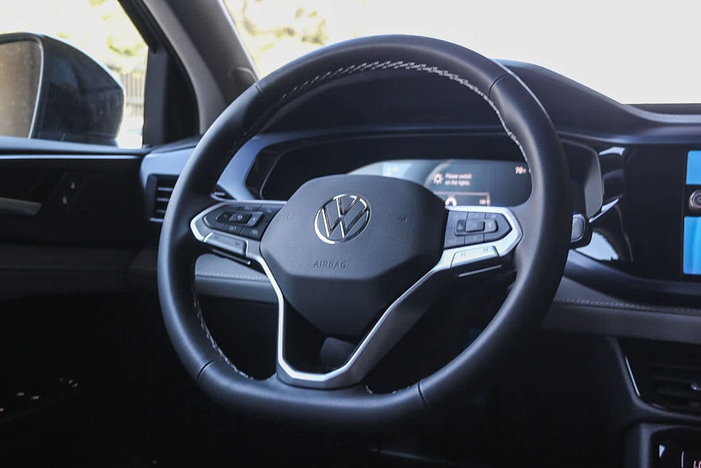 2024 Volkswagen Taos SE 8